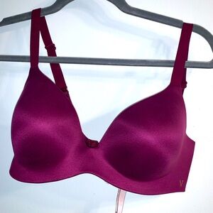 Victorias Secret bar, 32D